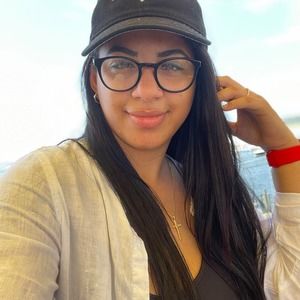 Meet your Posher, Claudia